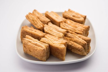 Khari Puff bisküvisi ya da çıtır börek, Hint çay saati atıştırmalığı.