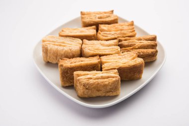 Khari Puff bisküvisi ya da çıtır börek, Hint çay saati atıştırmalığı.