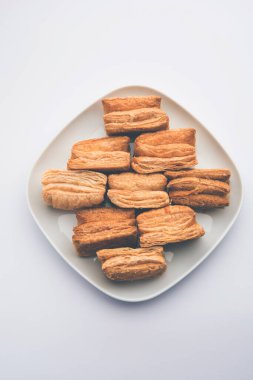 Khari Puff bisküvisi ya da çıtır börek, Hint çay saati atıştırmalığı.