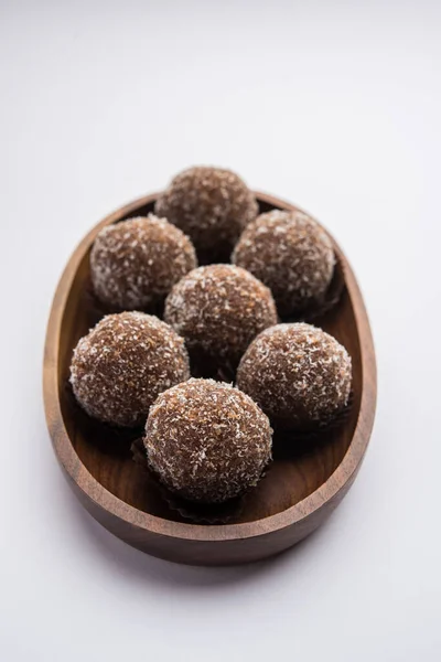 Choklad Coconut Laddu Eller Laddoo Twist Till Traditionell Nariyal Ladoo — Stockfoto