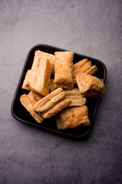 Khari Puff bisküvisi ya da çıtır börek, Hint çay saati atıştırmalığı.