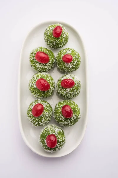 Paan Coconut Laddu Oder Ladoo Betelblätter Gemischt Mit Nariyal Und — Stockfoto