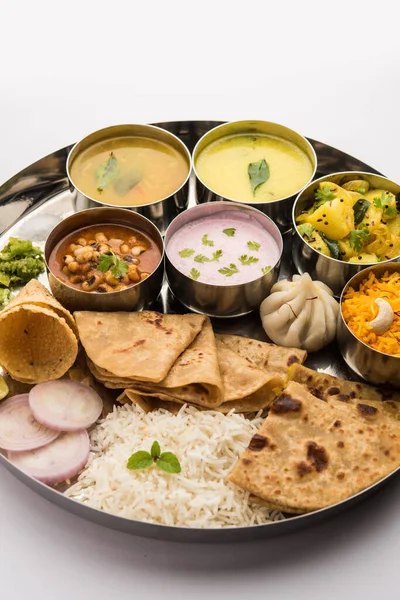 Maharashtrian Τροφίμων Thali Πιατέλα Mumbai Στυλ Γεύμα Από Την Ινδική — Φωτογραφία Αρχείου