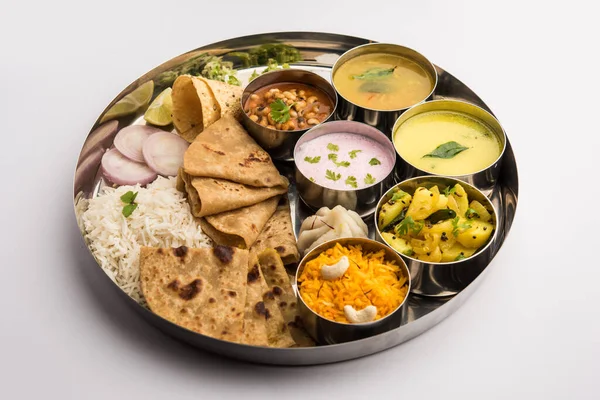 Maharashtrian Mat Thali Eller Fat Mumbai Stil Måltider Från Indiska — Stockfoto