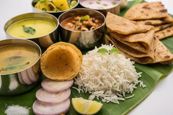 Maharashtrian Mat Thali Eller Fat Mumbai Stil Måltider Från Indiska — Stockfoto