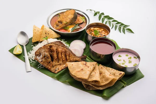 Indische Fischplatte Oder Thali Beliebte Meeresfrüchte Nicht Vegetarische Mahlzeit Aus — Stockfoto