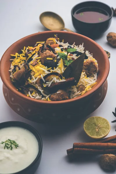 Biryani Soia Riso Basmati Cucinato Con Pezzi Spezie Soia Soia — Foto Stock