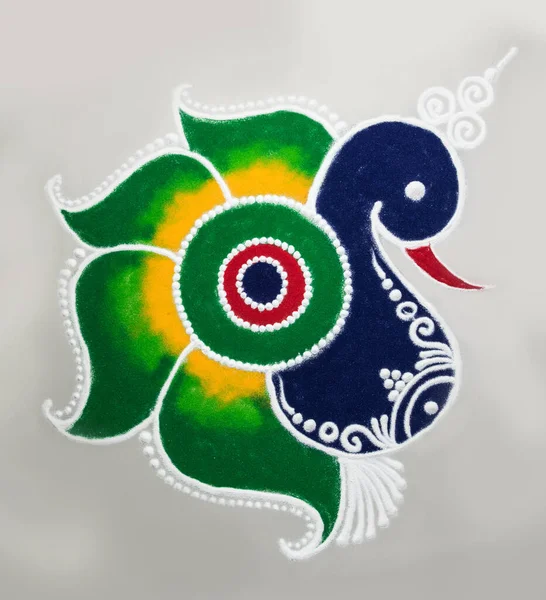 Rangoli Design是印度Diwali Onam Pongal Hindu节期间使用粉末涂料制作的艺术形式 — 图库照片