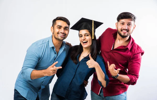 Beautiful Young Graduate Indian Girl Student Celebrating Success Male Friend — Stock Photo, Image