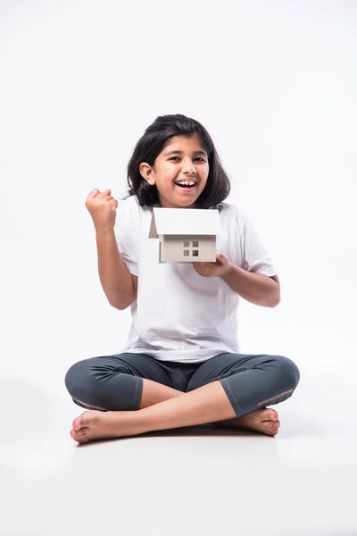 Home Family Concept Indian Asian Little Girl Holding Paper House — Stock Photo, Image
