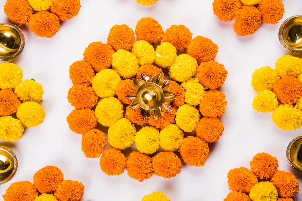 Rangoli Flores Para Diwali Pongal Festival Hecho Con Flores Caléndula —  Fotos de Stock