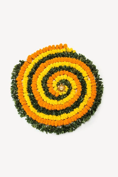 Rangoli Flores Para Diwali Pongal Festival Hecho Con Flores Caléndula —  Fotos de Stock