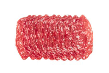 Salam sosis dilimleri üzerine beyaz izole