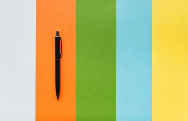 Zwarte Balpen Multicolor Papier Als Een Symbool Van Poëzie Wereld — Stockfoto