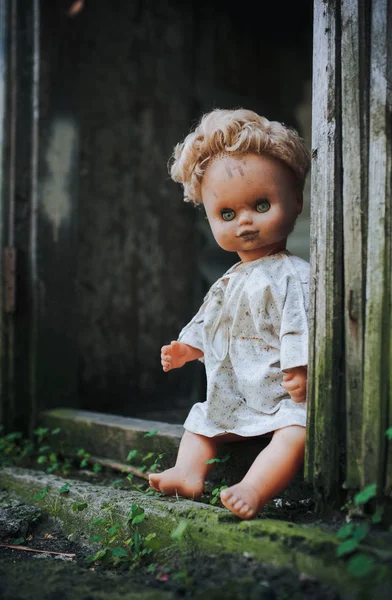 Closeup Portrait Dirty Abandoned Doll — Stock Photo, Image