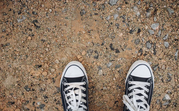 Zapatillas Grava Copiar Espacio Caminando Pie Confort Moderno Zapatos Para — Foto de Stock