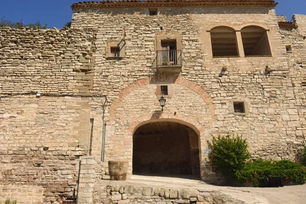Giriş köyü Monfalco Murallat, la Segarra, Lleida Eyaleti, Catalonia, İspanya