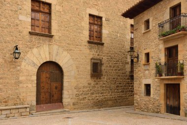 sokaklar ve köşeler (Aliağa kare) ilin ortaçağ köyü Mirambel, Maestrazgo, Teruel, Aragon, İspanya