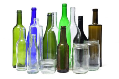 Beyaz arka plan üzerinde Recyling cam