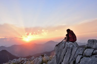 istirahat ve sunse izlerken kadın fiyatı