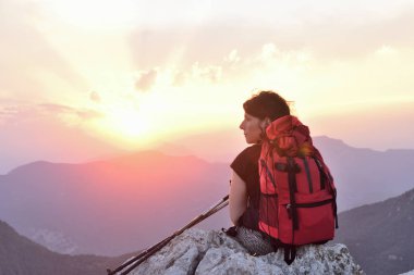 dinlenme ve gün batımını izlemek kadın fiyatı