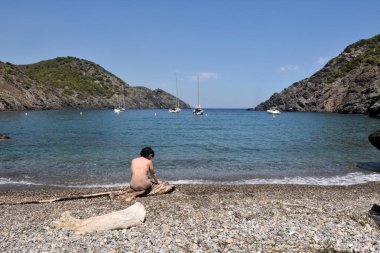Cap de Creus 'ta çıplaklık, La Taballera plajı, Costa Brava, Girona, İspanya