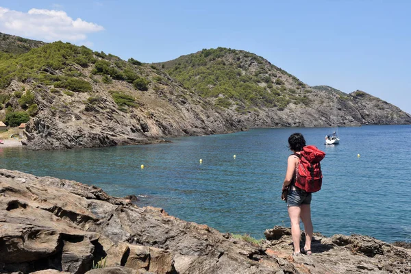 Tramp Žena Cap Creus Taballera Beach Costa Brava Girona Provincie — Stock fotografie