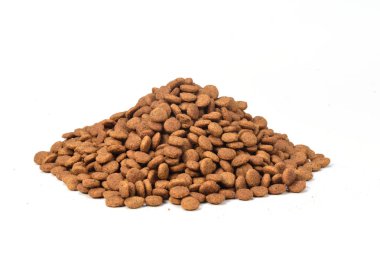 kedi maması beyaz zemin üzerine yığını