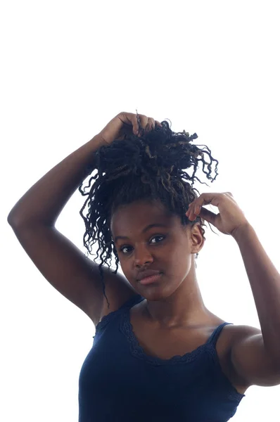 Retrato Uma Menina Adolescente Africano Fundo Branco — Fotografia de Stock