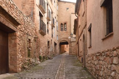sokak ortaçağ köyü Alquezar, Somontano, Huesca il, Aragon, İspanya