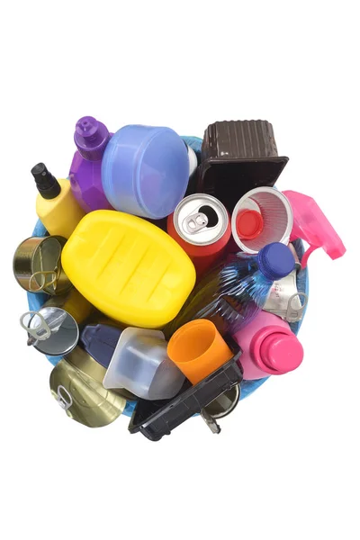 Recycling Von Kunststoffbehältern Und Blechdosen Auf Weißem Hintergrund — Stockfoto