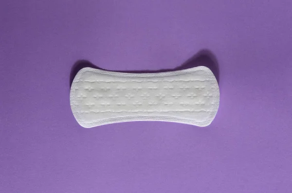 Kompresse Für Die Menstruation Auf Veilchen — Stockfoto
