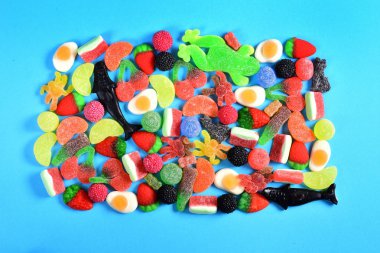 mavi zemin üzerine jöle şekerler koleksiyonunun Üstten Görünüm