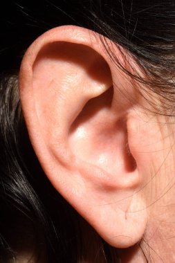 Kırışıklıklar yaş 43 yaşındaki kadının kulağına nedeniyle
