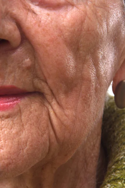 Detalj av ansiktet av senior kvinna — Stockfoto