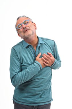 bir korkutmak için kalbine el ile adam