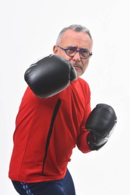 beyaz boks adam