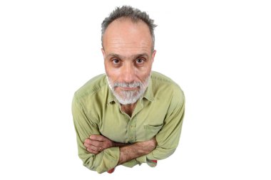 silah ile adam beyaz arka planda geçti