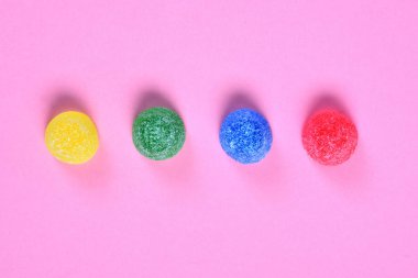 pembe arka planda jöle şeker grubu