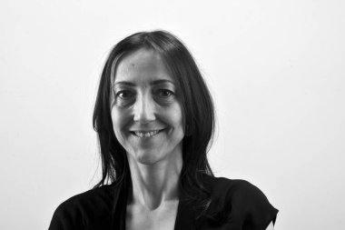 makyaj olmadan orta yaşlı bir kadının portre