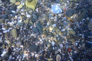 Alüminyum teneke çöp sualtı