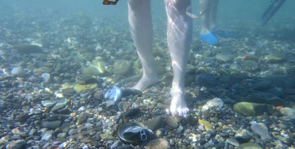 Aluminum can garbage underwater — Stock Photo, Image