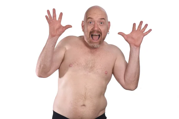 Hemdloser Mann Zeigt Mit Angst Auf Weißem Hintergrund — Stockfoto