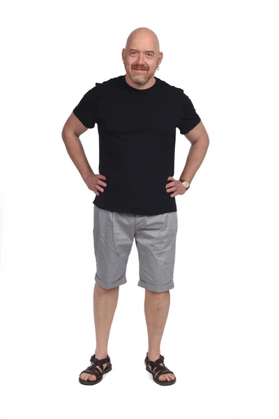 Homem Careca Com Sandálias Shirt Shorts Mão Quadril — Fotografia de Stock
