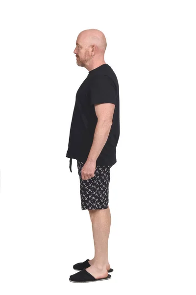Beyaz Arka Planda Kısa Pantolonlu Bir Adam Var — Stok fotoğraf