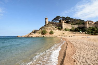 Sahil ve eski kasaba Tossa de Mar, Girona ili, Katalonya, İspanya