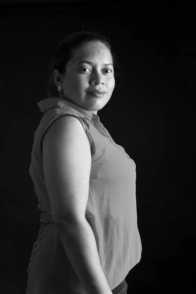 Portret Van Een Vrouw Zwart Wit — Stockfoto
