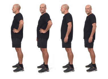 Spor gömlek ve şort giyen, beyaz arka planda çeşitli pozlar veren aynı adamın yan görüntüsü.,