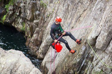 Extreme Sportgs - Rio Frades Arouca 'da Canyoning