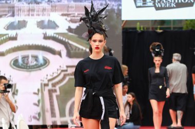 TIMISOARA, ROMANIA - 10 Eylül 2025, Timisoara Moda Festivali 'nin 10.